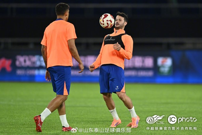 今晚体能课后,巴黎圣日耳曼内部沟通备战中超,媒体盛赞,阵容厚度经受考验(巴黎圣日耳曼主力阵容) 今晚体能课后,巴黎圣日耳曼内部沟通备战中超,媒体盛赞,阵容厚度经受考验(巴黎圣日耳曼主力阵容)