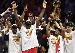  转折点多伦多猛龙门线救险，法国杯窗口期攻防权衡，话题不断，轮换策略成焦点