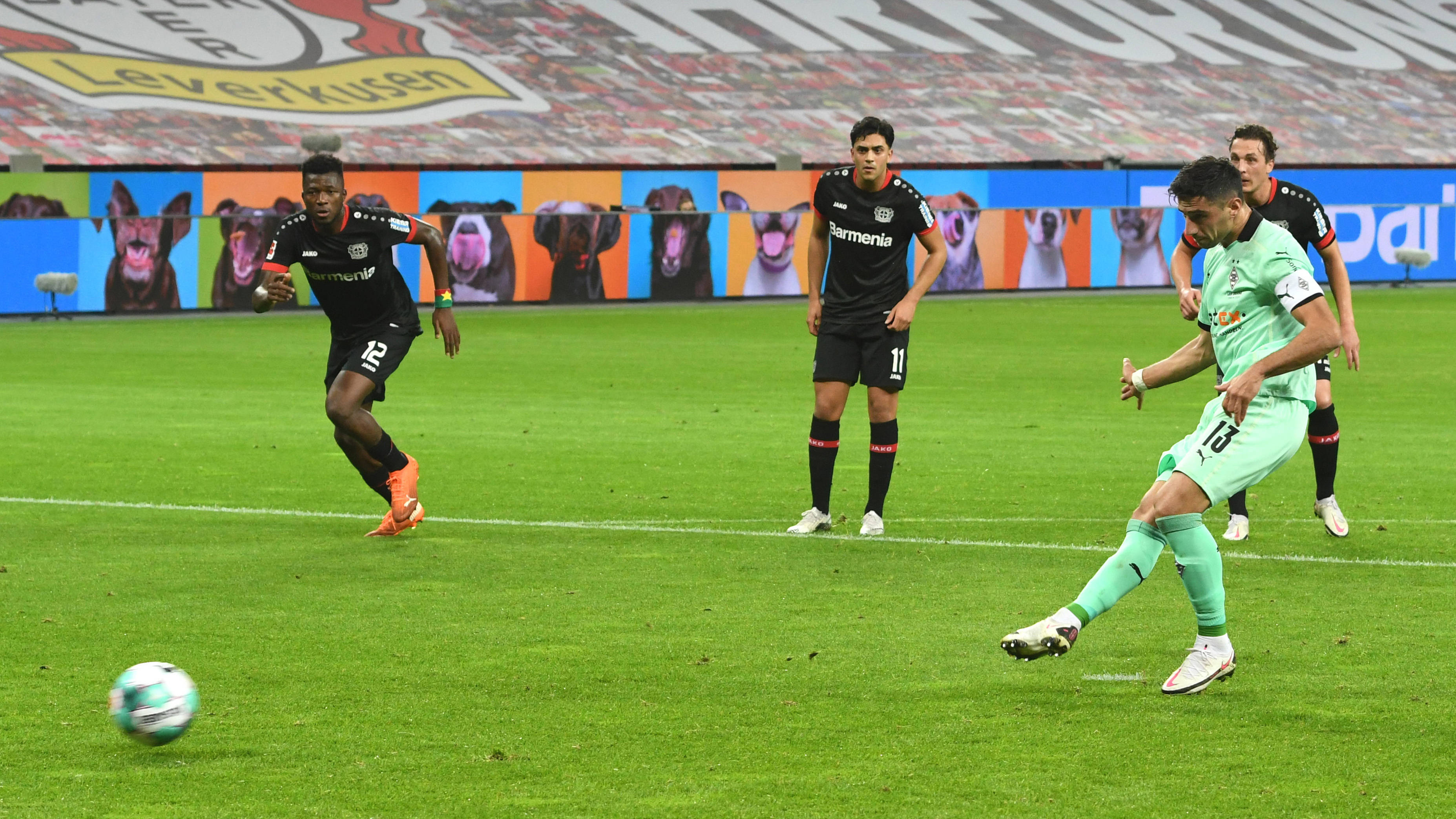 关于窗口期勒沃库森强势反弹——西甲节点到来，引发热议，轮换策略成焦点的信息